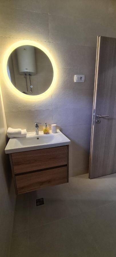 Apartmani Ivana Kaštela Esterno foto